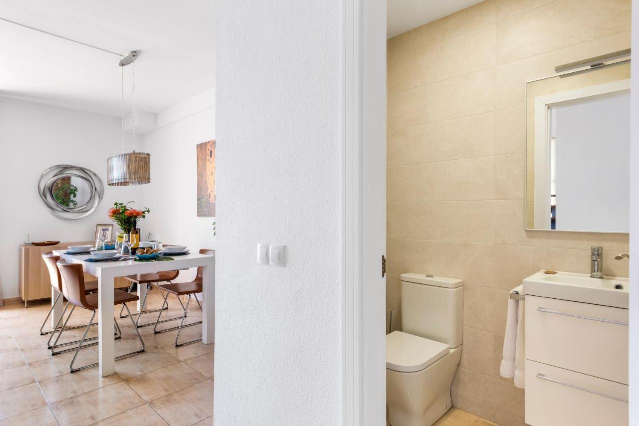 Beachfront Triplex With Swimming Pool & Parking Radazul Exterior photo